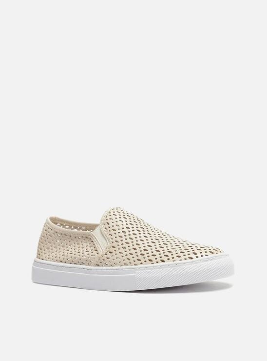 TÊNIS SLIP ON OFF-WHITE AREZZO FURADINHO
