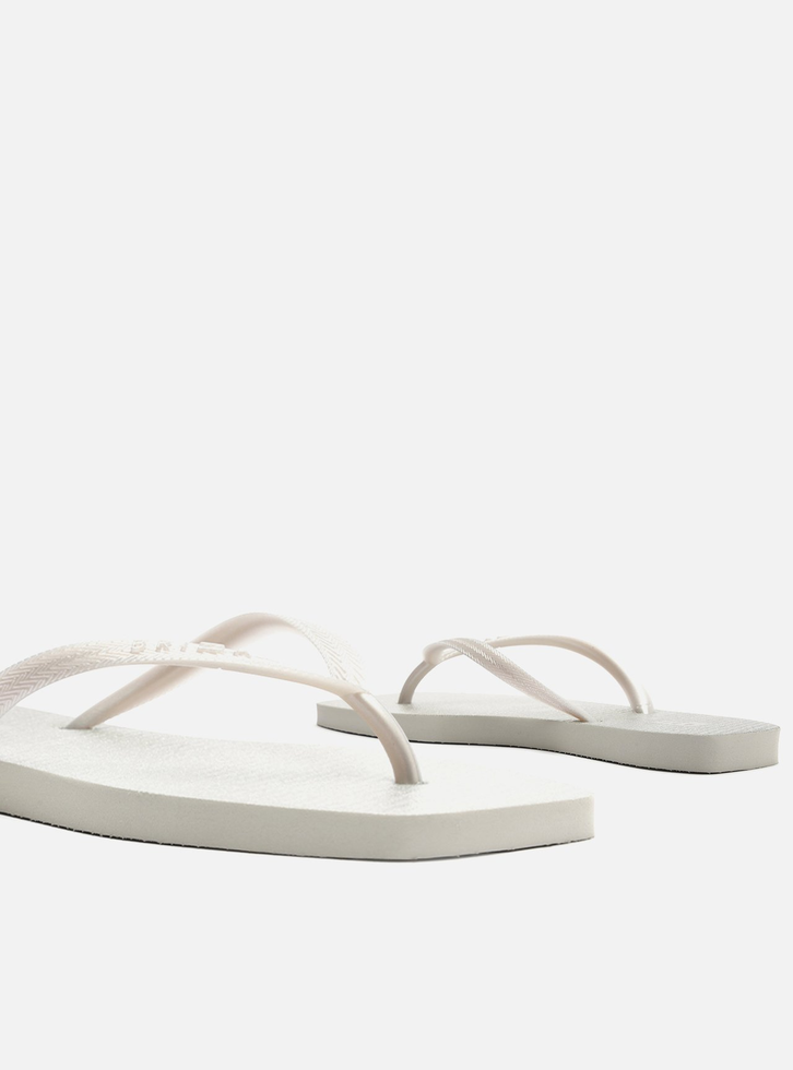 Chinelo de Dedo Prata Square Brizza