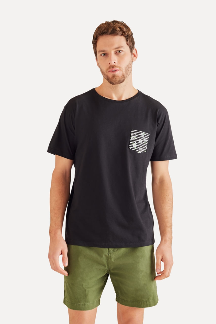 Camiseta Preta Reserva Bolso Listra Floral