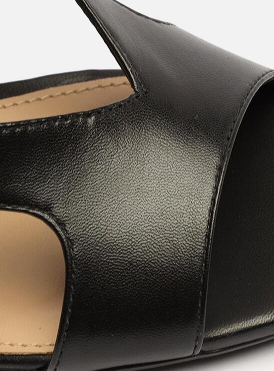 SANDÁLIA PRETA AREZZO COURO SALTO MÉDIO SLINGBACK