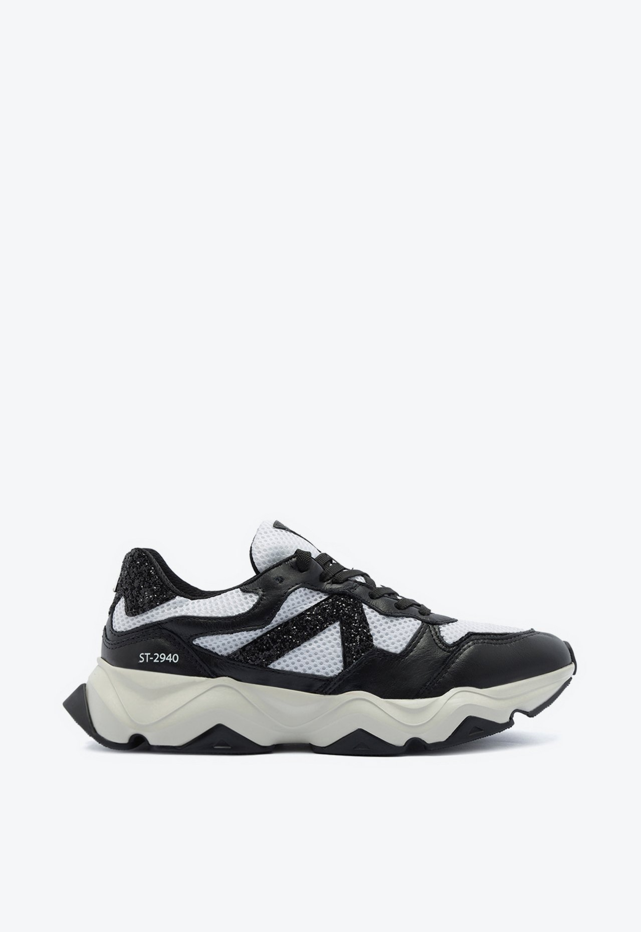 Tênis Preto E Branco Schutz St 2940 | ZZ MALL