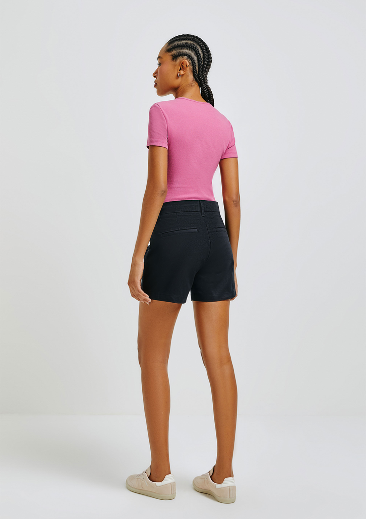 Shorts Preto Hering Básico Chino Cintura Média Em Sarja