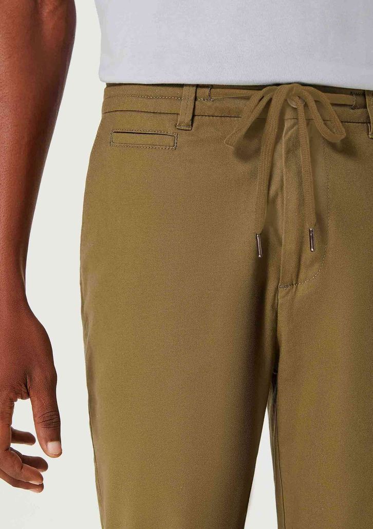 Bermuda Verde Militar Hering Básica Masculina Em Sarja Com Elastano