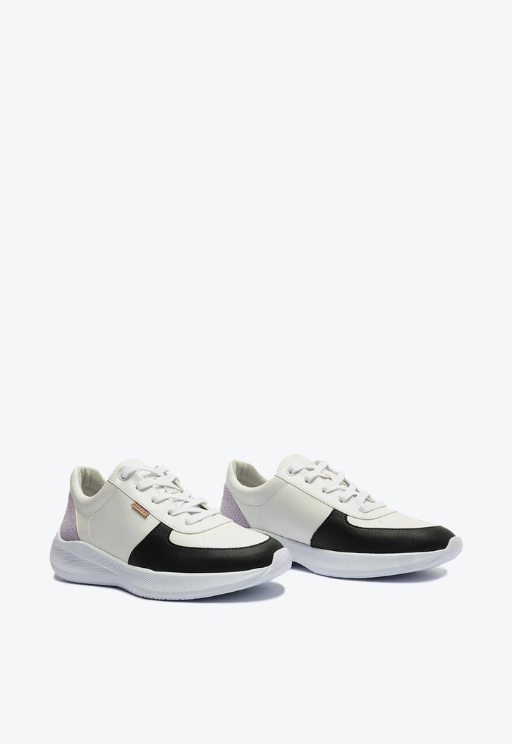 Tênis de Amarrar Branco Sporty Recortes Preto