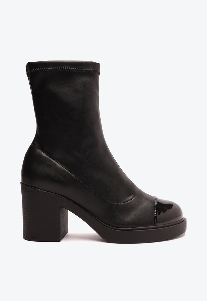 Bota Preta Arezzo Cano M dio Salto Bloco Cap Toe Verniz ZZ MALL
