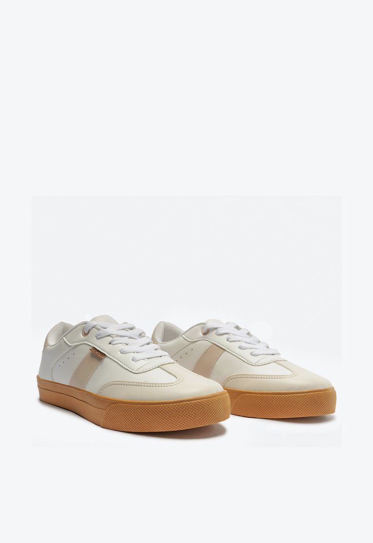 Tênis De Amarrar Branco Nude Anacapri Listra Lateral Camurça