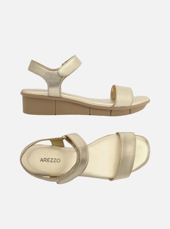 Sandália Flatform Dourada Arezzo Couro Comfort
