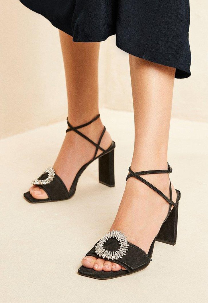 Madelina Pillar 85 Black