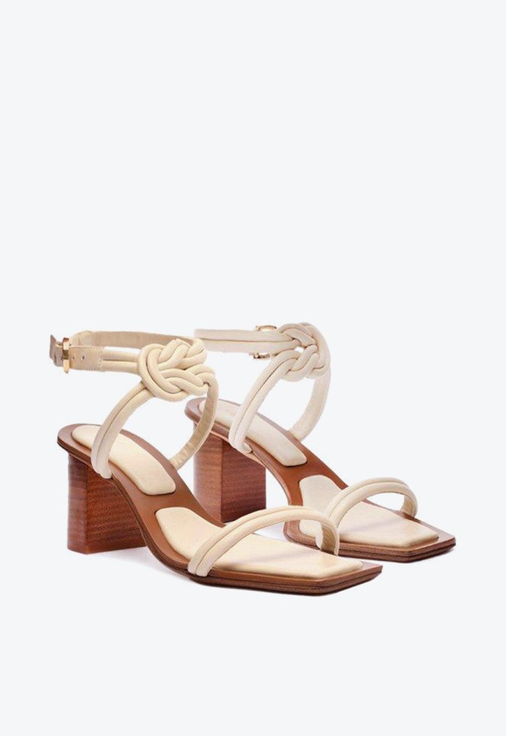 Vicky Square Padded 60 Eggshell