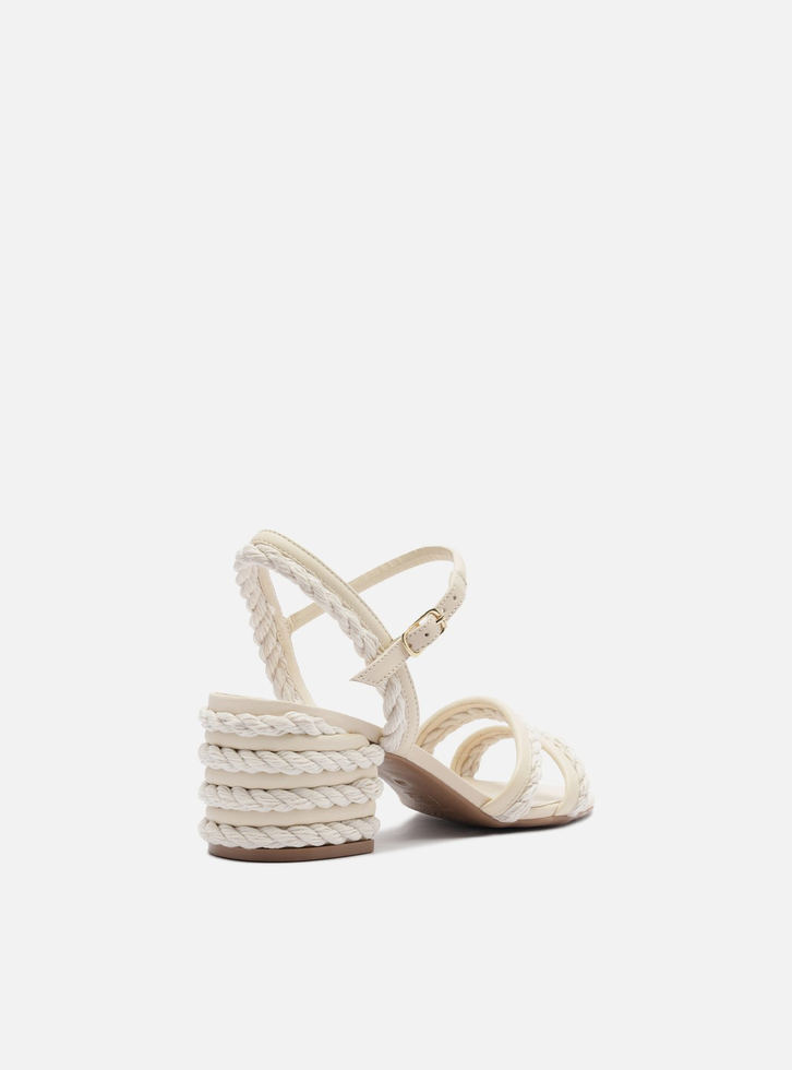 Sandália Off-White Salto Médio Cordão Bicolor
