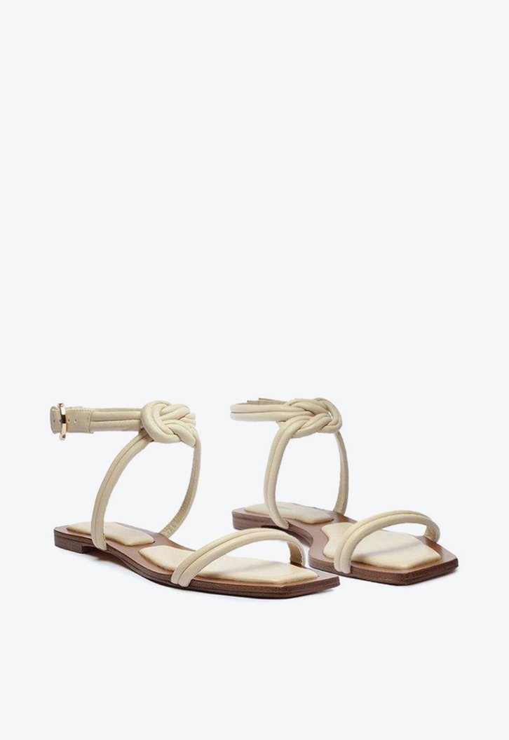 Vicky Square Padded Flat Eggshell