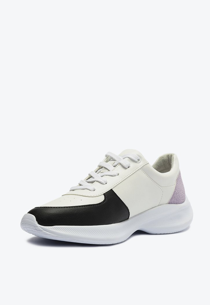 Tênis de Amarrar Branco Sporty Recortes Preto