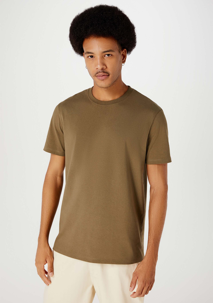 Camiseta Verde Hering Básica Masculina Em Algodão Peruano