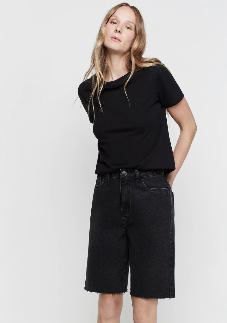 Blusa Preta Dzarm Manga Curta