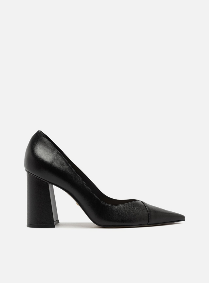 Scarpin Fechado Preto Salto Alto