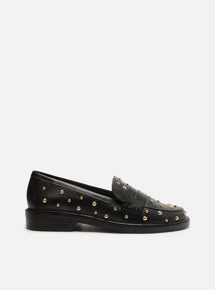 Mocassim Preto Tachas