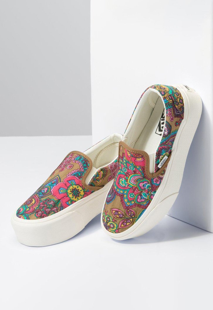 Tênis Vans Slip On Stackform Paisley Bloom