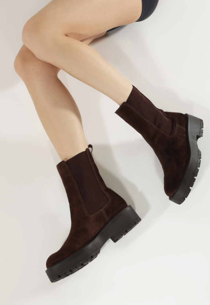 Bota Chelsea Camurça Marrom