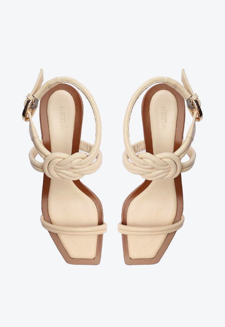 Vicky Square Padded 60 Eggshell