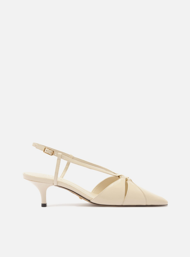 Scarpin Branco Slingback Salto Fino Fivela