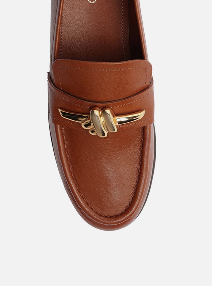 Mocassim Marrom Couro Bico Redondo Metal Nó