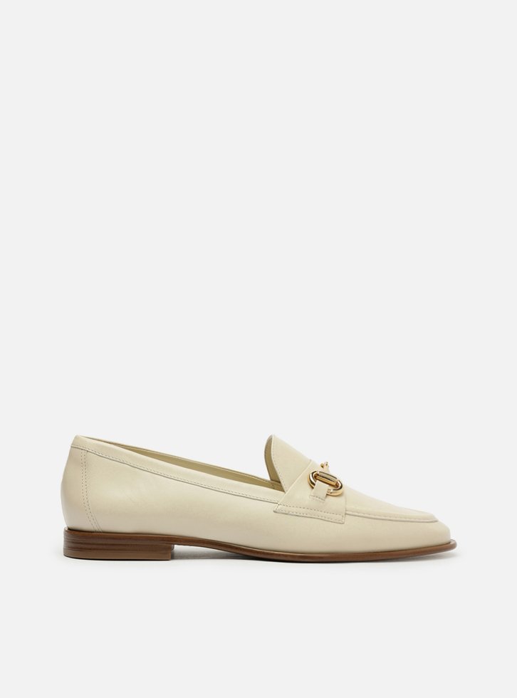 Mocassim Branco Couro Bico Fino Bridão