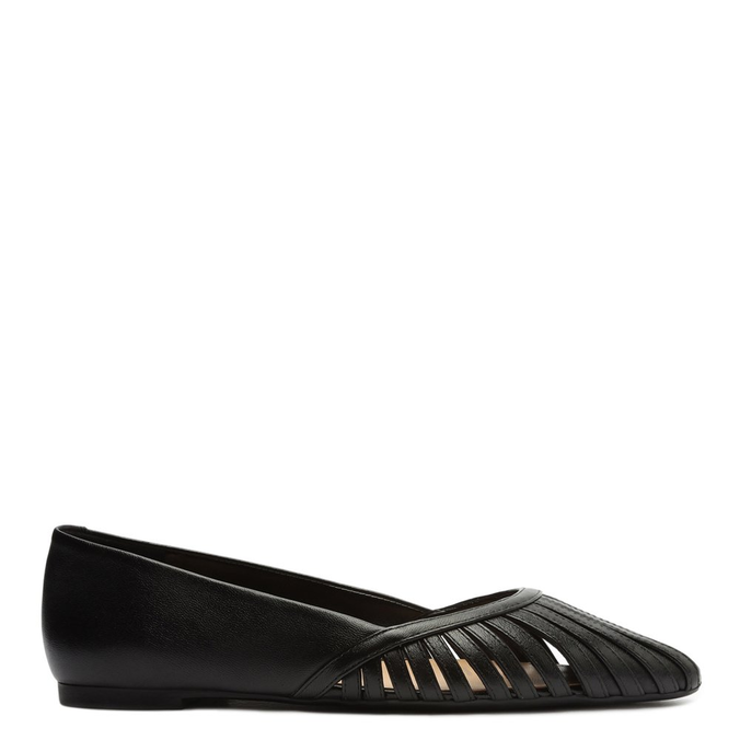 Sapatilha Preta Couro Bico Fino Balneário