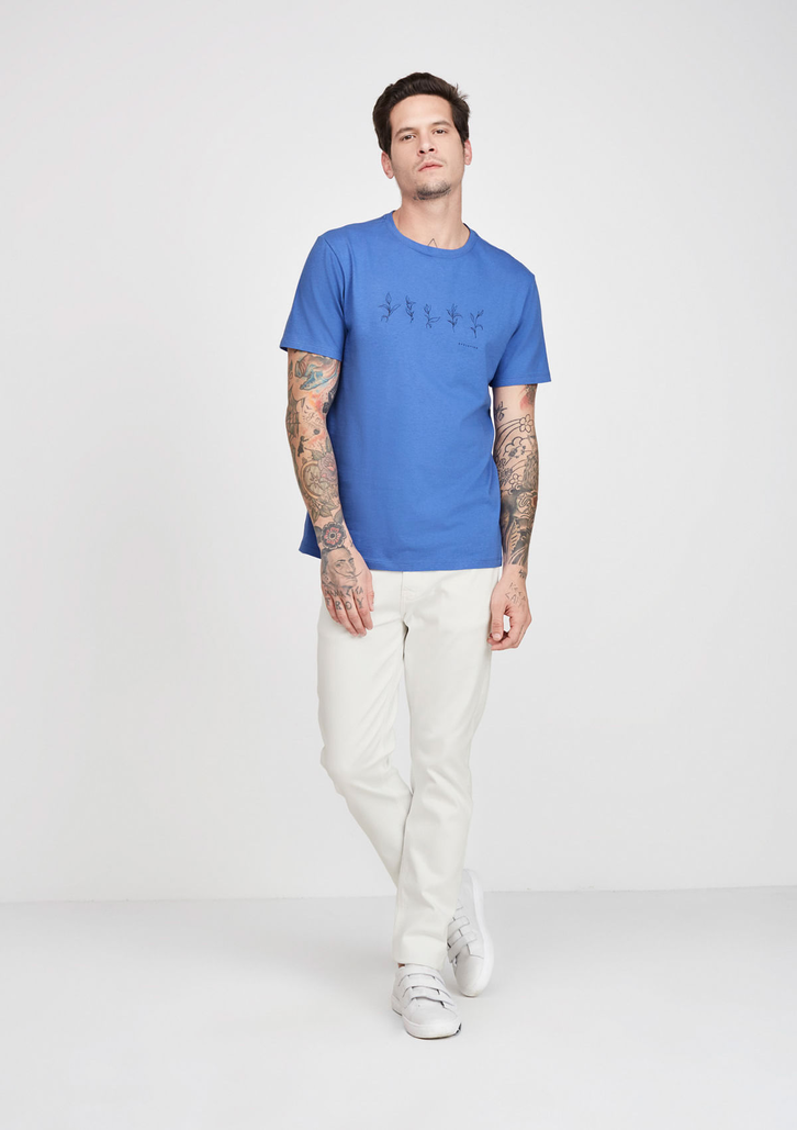 Camiseta Azul Dzarm Em Malha Ecológica Estampada
