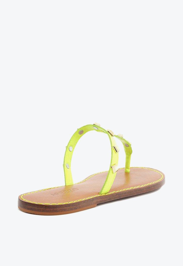 Sandália Rasteira Amarela Arezzo Couro Slim Studs Ella