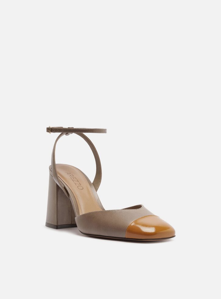 Scarpin Cinza Fivela Cap Toe Caramelo | ZZ MALL