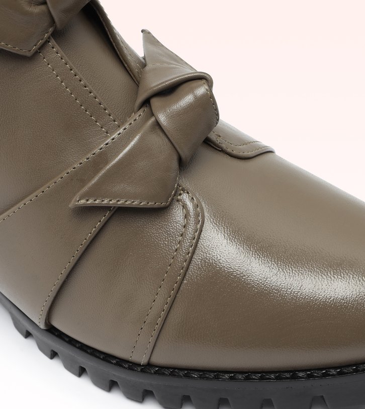 Lolita Waterproof Combat Pebble