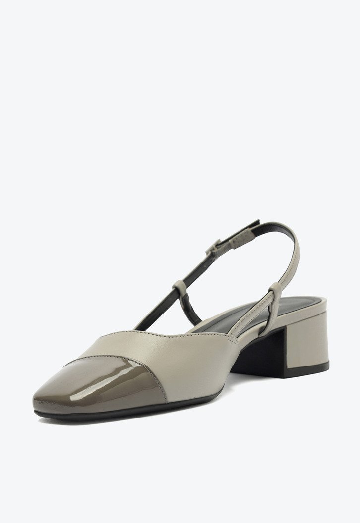 Sapatilha Slingback Salto Bloco Cinza Ponta Verniz Prateada