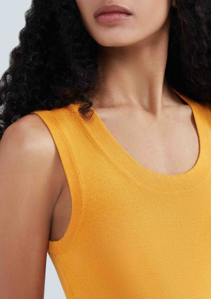 Regata Laranja Hering Feminina Slim Decote U Em Tricô De Viscose