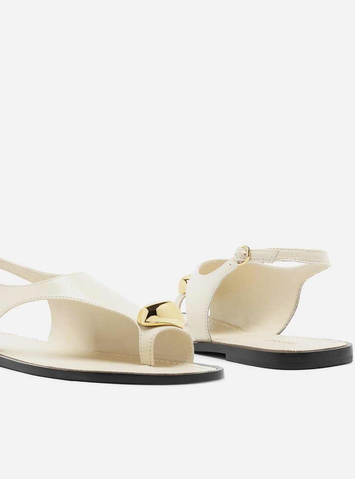 Rasteira Branca Couro Semi Coberta Metal Bold