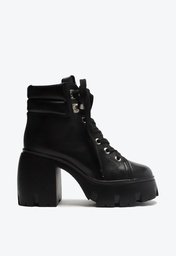 Bota Preta Arezzo Couro Cano Curto Tratorada Harper