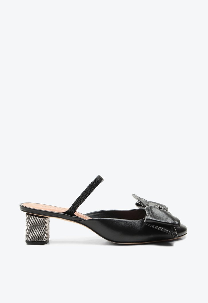 Mule Elyna Preto