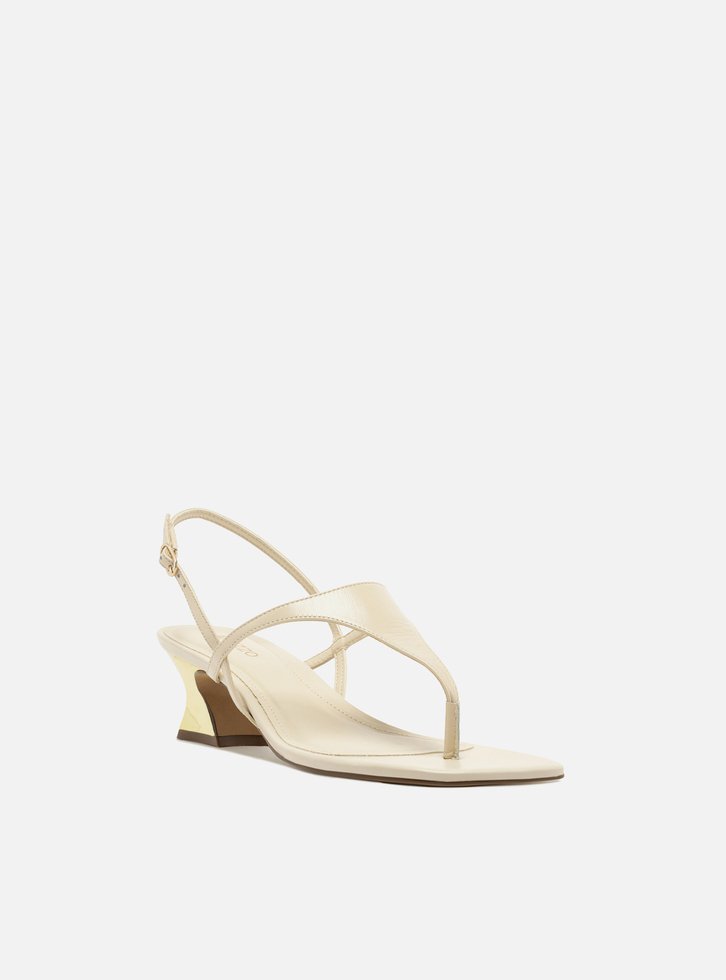 Sandália Off-White Salto Médio