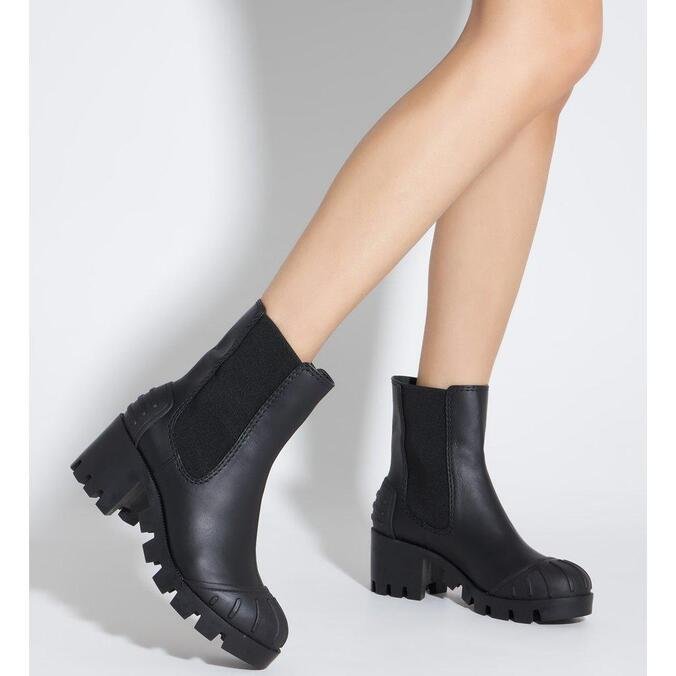 Bota Schutz Chelsea Cano Baixo Salto Bloco Tratorado Preta | ZZ MALL