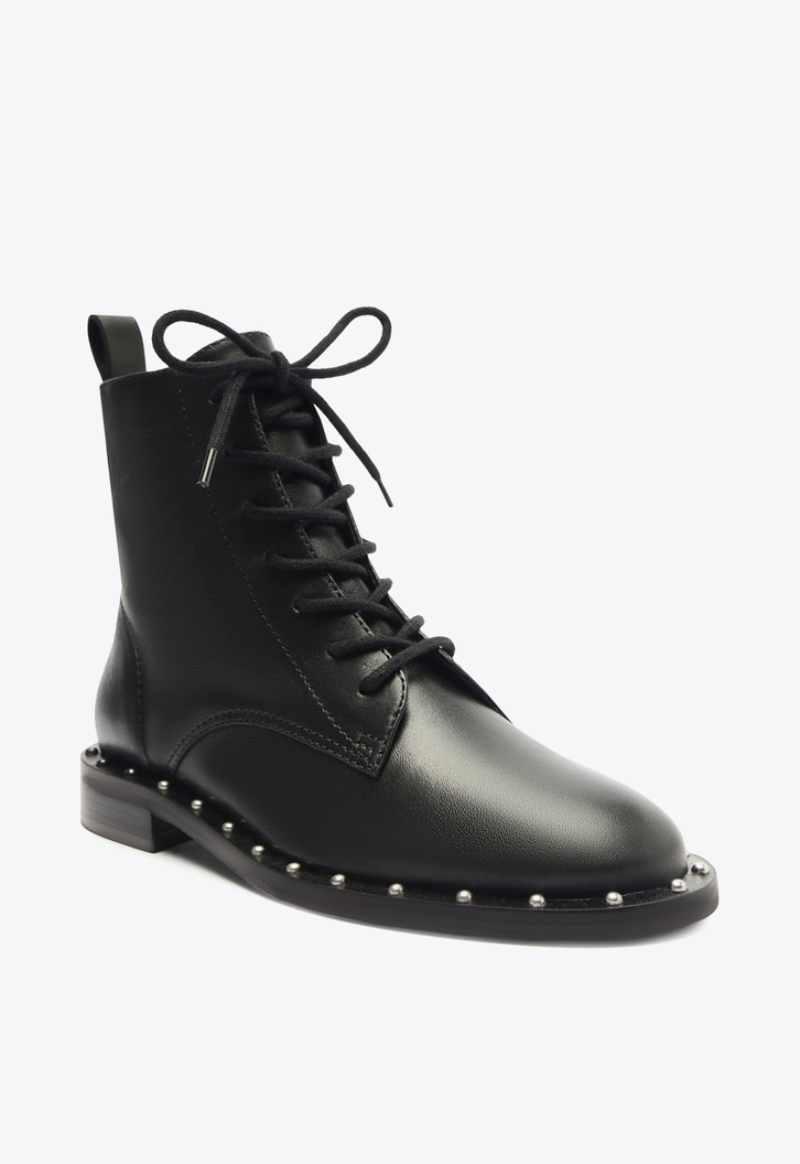 Bota Coturno Tachas Couro Preta