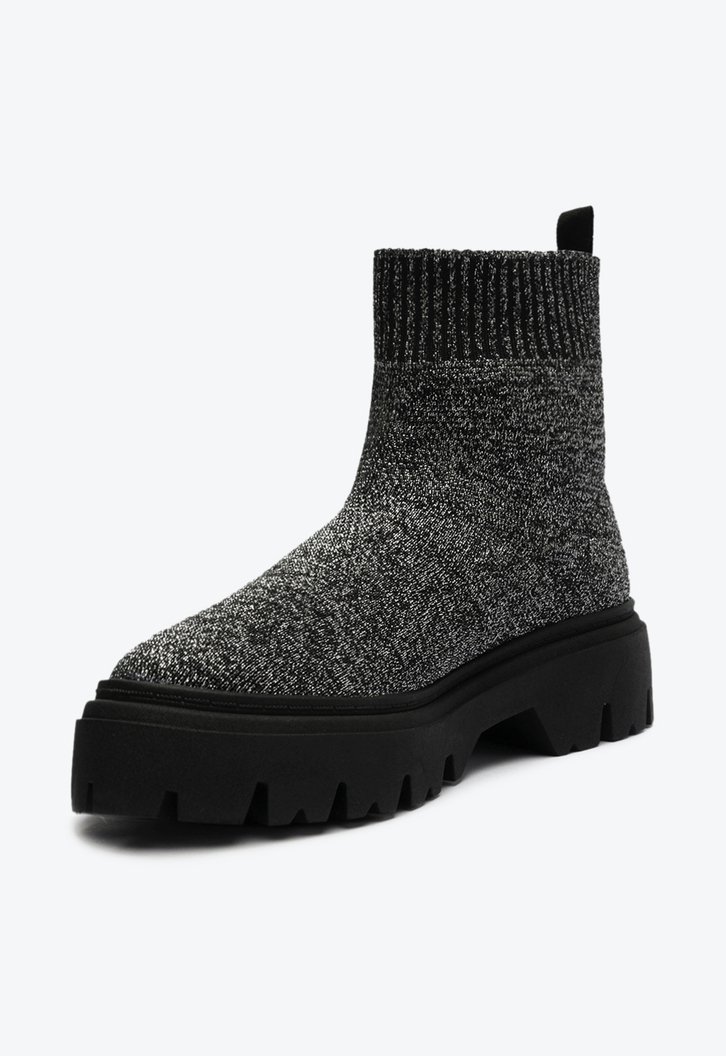 Bota Preta Metalizada Anacapri Tratorada Cano Baixo Knit