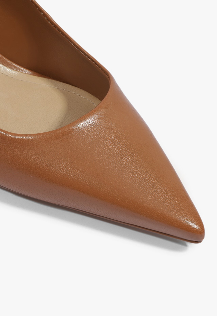 Scarpin Stiletto Salto Baixo Marrom