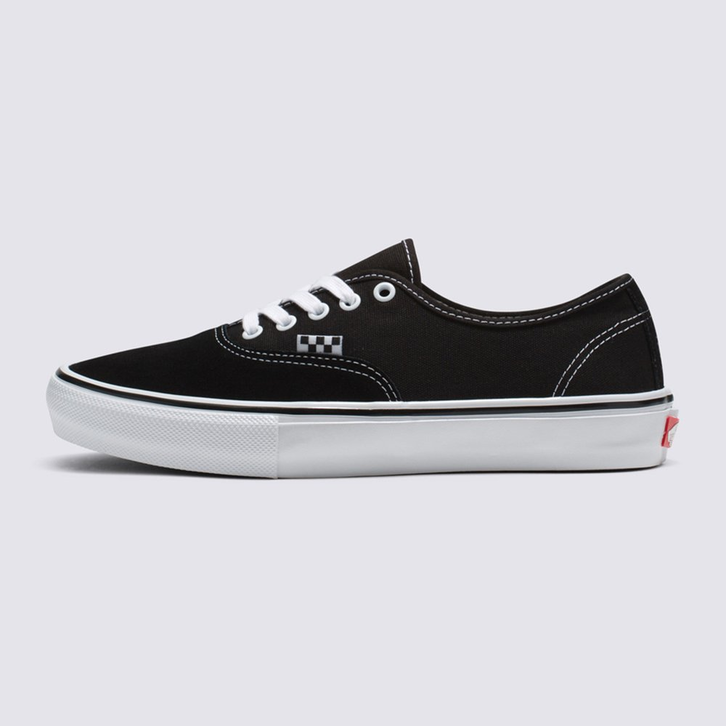 TÊNIS SKATE AUTHENTIC BLACK WHITE