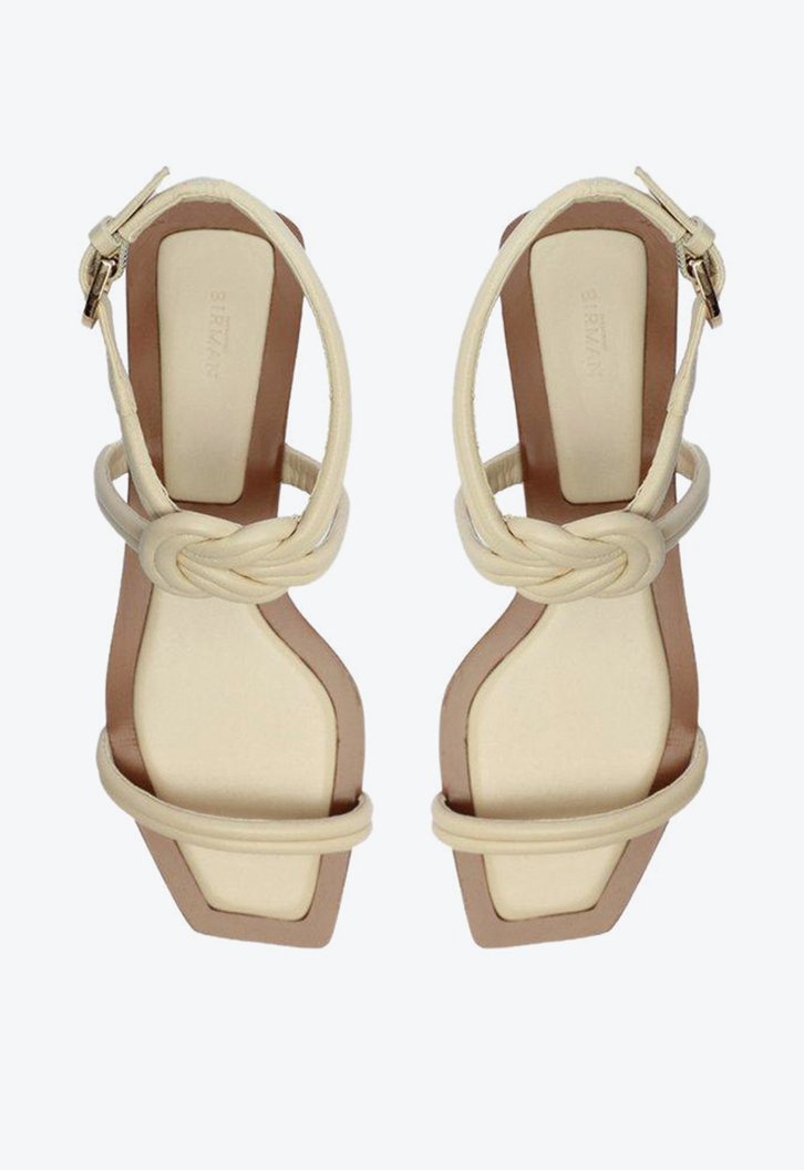Vicky Square Padded Flat Eggshell