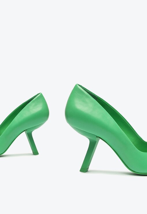 SAPATO SCARPIN VERDE SCHUTZ BERT SALTO MÉDIO ESCULPIDO COURO