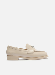Mocassim Nude Arezzo Bico Redondo Tira Metal