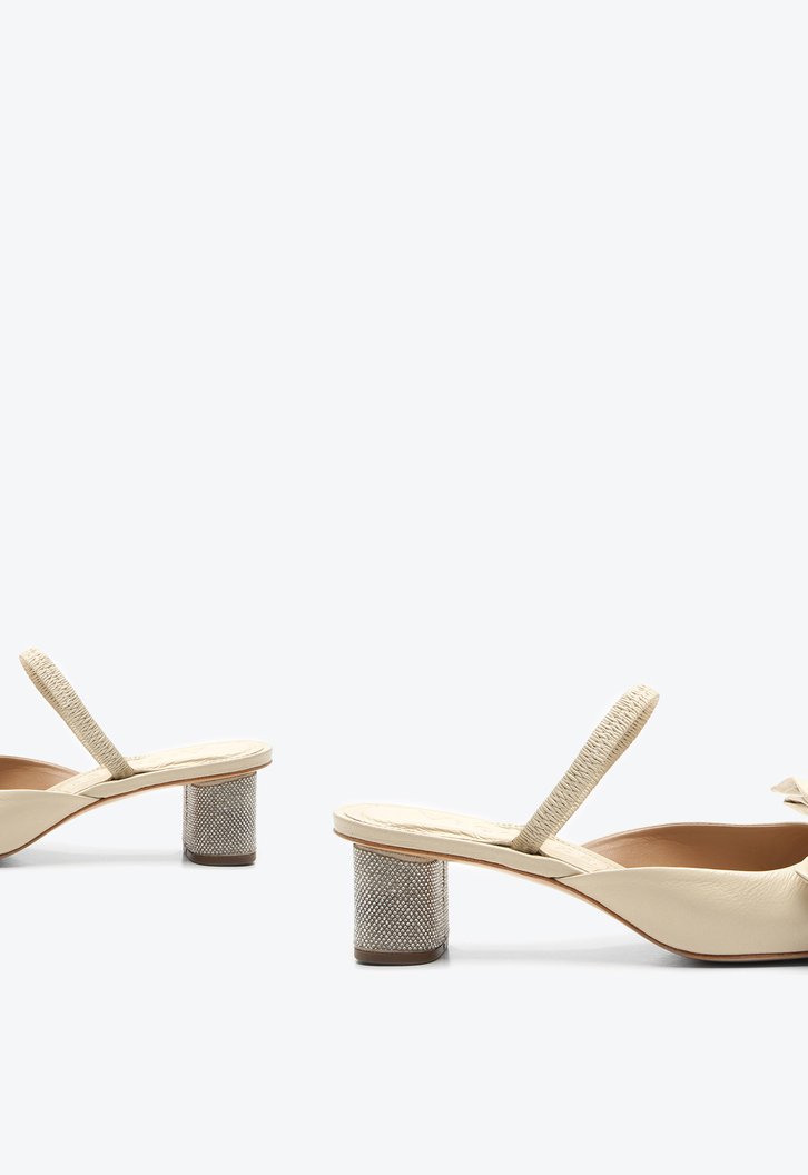 Mule Elyna Bege