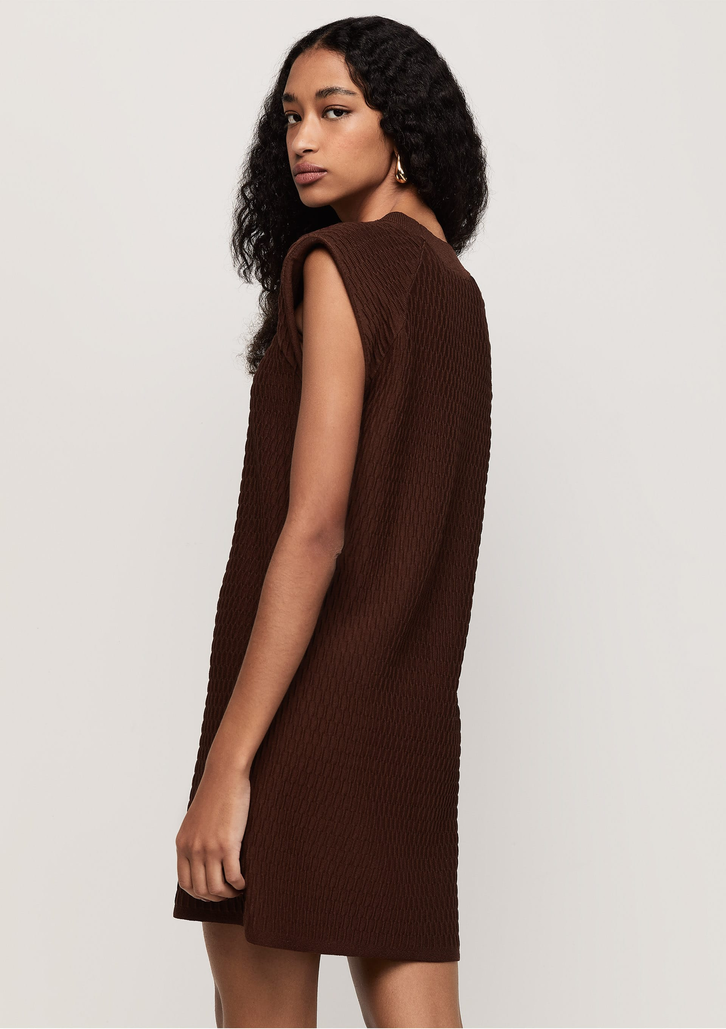 Vestido Marrom Dzarm Tricô Texturizado Decote Redondo