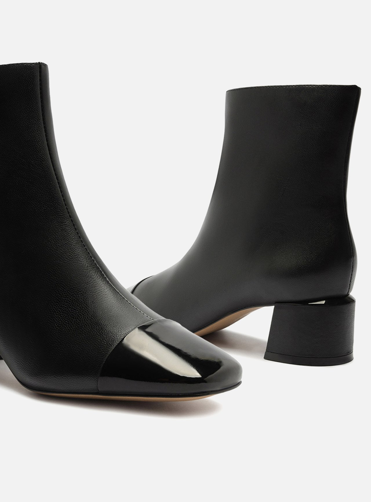 Bota Preta Arezzo Couro Cano Curto Cap Toe Verniz ZZ MALL