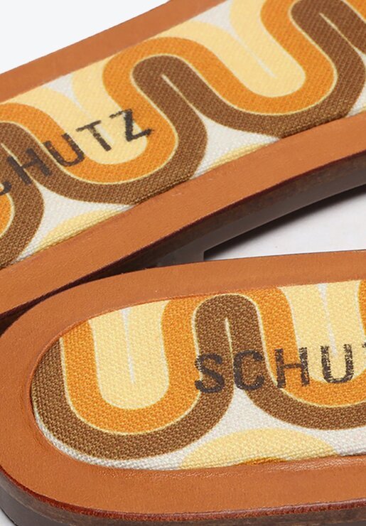 SANDÁLIA RASTEIRA ESTAMPADA SCHUTZ FIVELA COLORIDA