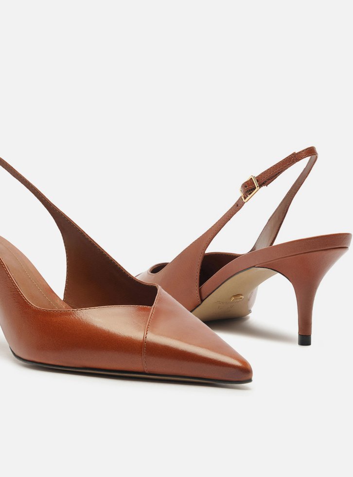 Scarpin Caramelo Couro Salto Kitten Slingback